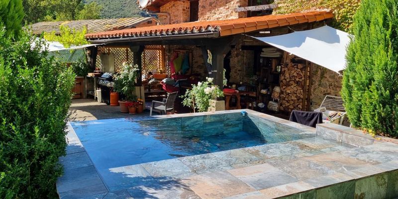 Piscina de Casa o xalet en venda en Ezcaray amb Jardí privat