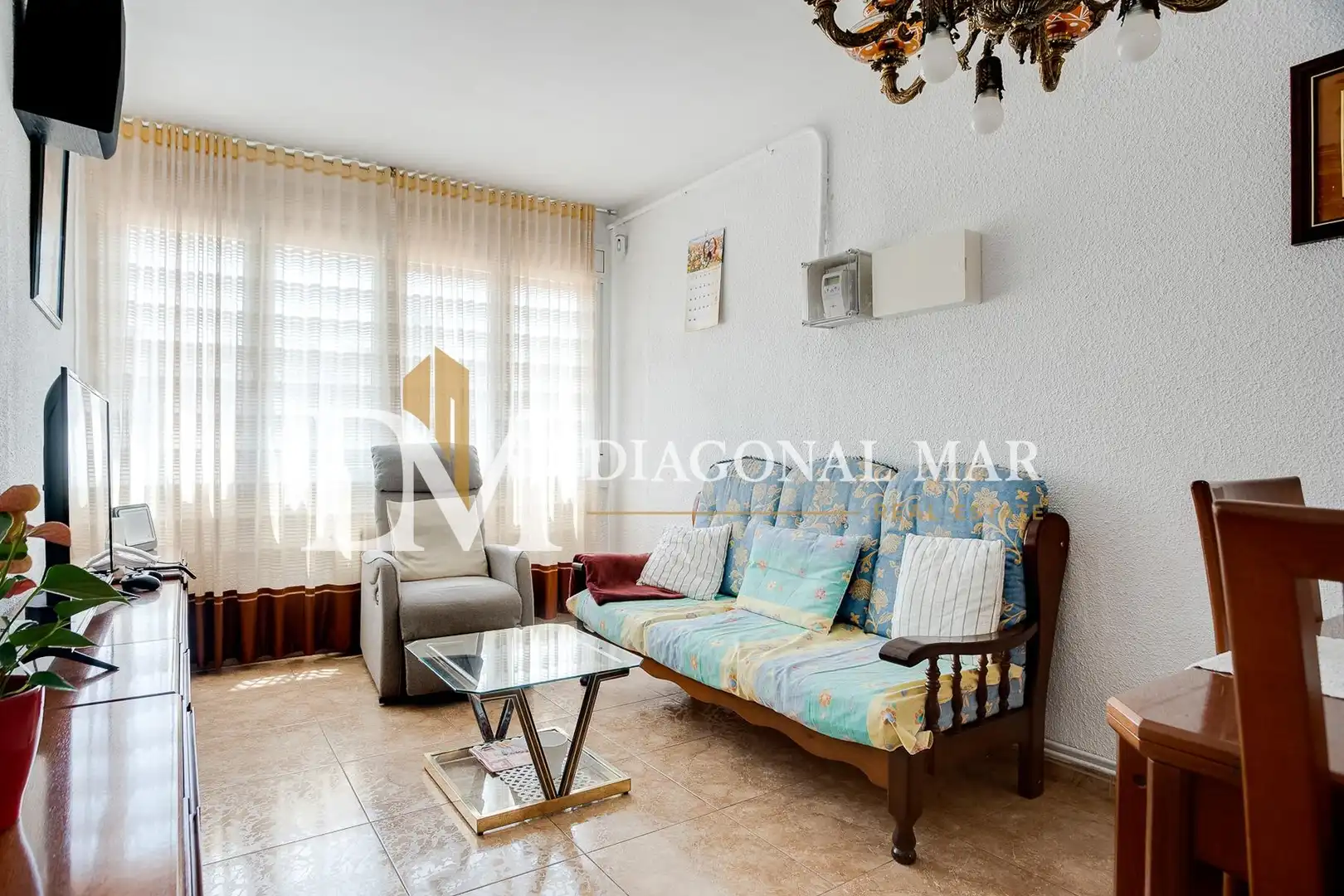 Wohnzimmer von Einfamilien-Reihenhaus zum Verkauf in Barcelona mit Terrasse