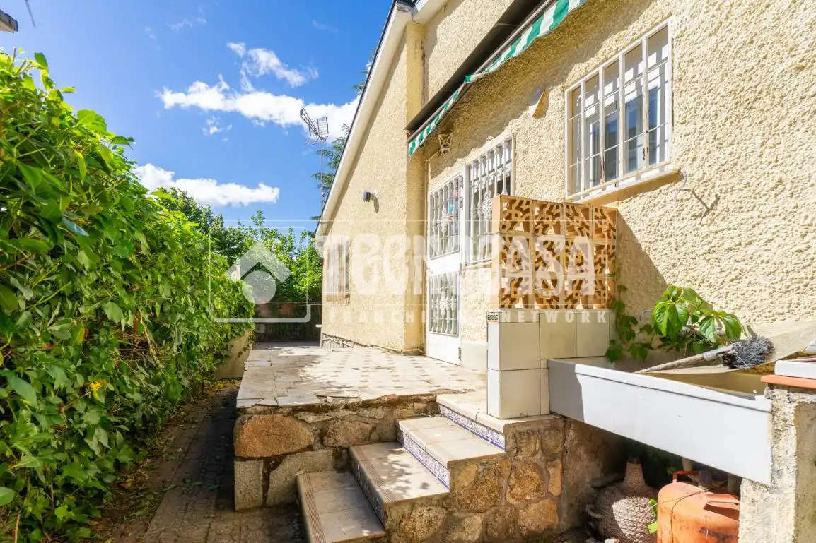 Vista exterior de Casa o chalet en venta en Colmenar Viejo con Calefacción