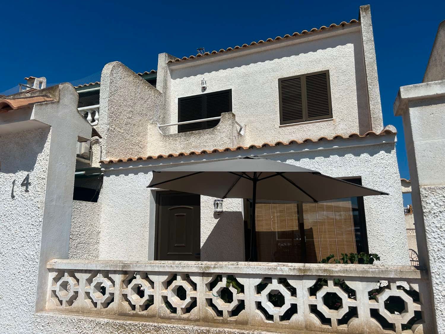 Vista exterior de Dúplex en venda en Orihuela amb Aire condicionat, Calefacció i Piscina