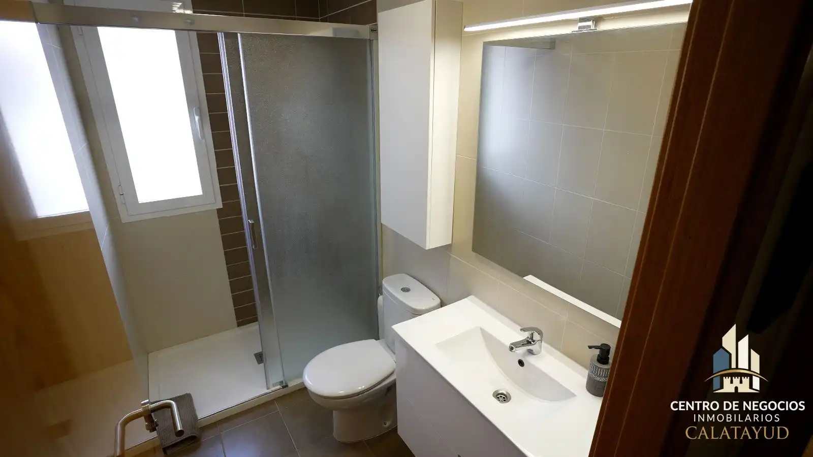 Badezimmer von Wohnung zum Verkauf in Calatayud mit Heizung, Parkett und Terrasse