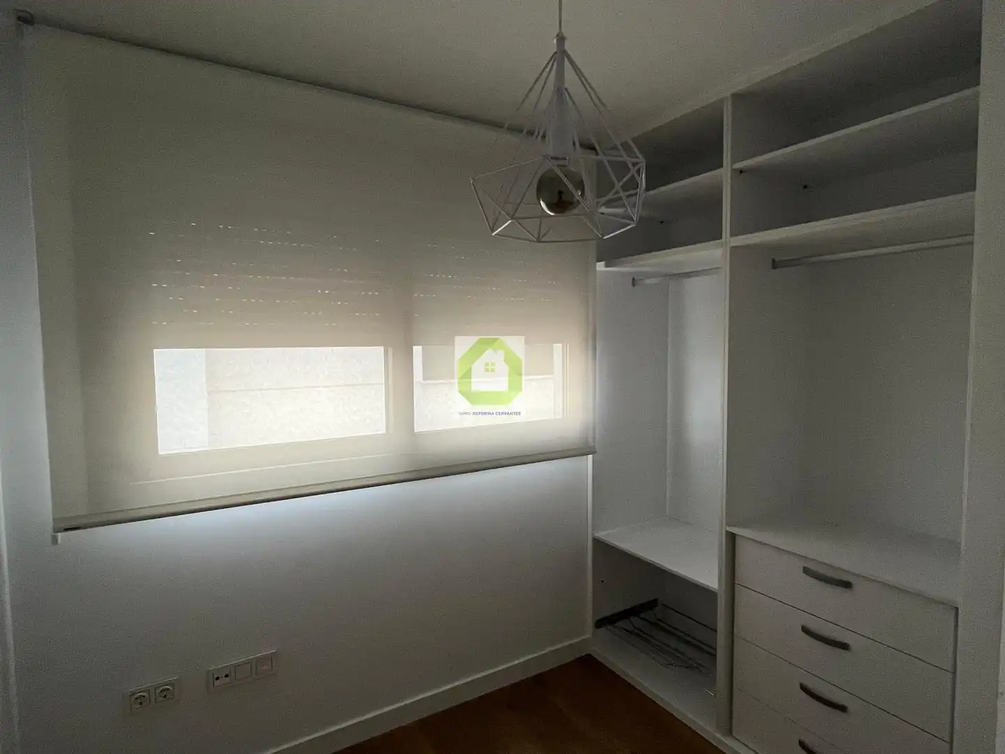 Schlafzimmer von Dachboden zur Miete in Armilla mit Klimaanlage, Terrasse und Abstellraum