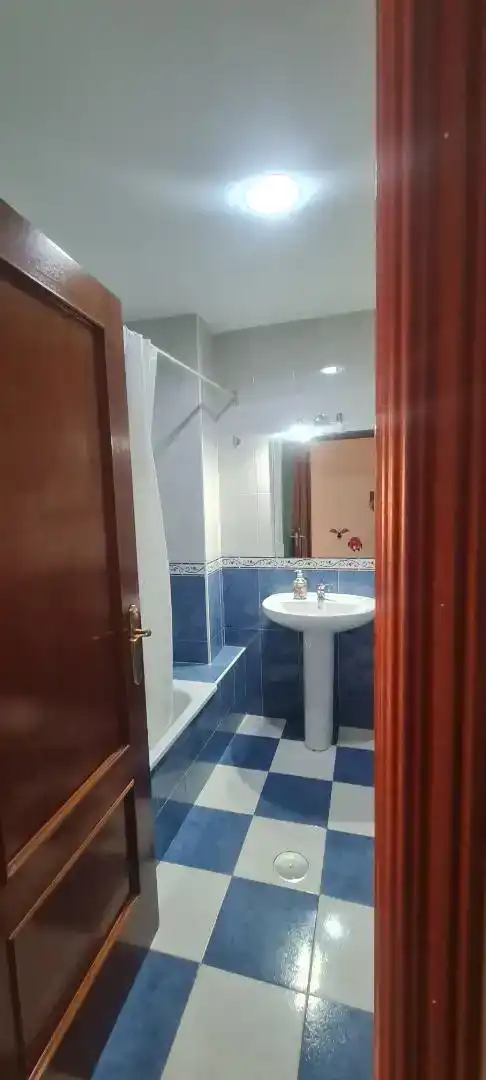 Badezimmer von Wohnung zum Verkauf in Bailén mit Klimaanlage und Balkon
