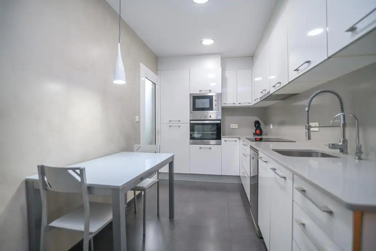 Cuina de Pis en venda en Barcelona amb Aire condicionat, Calefacció i Parquet