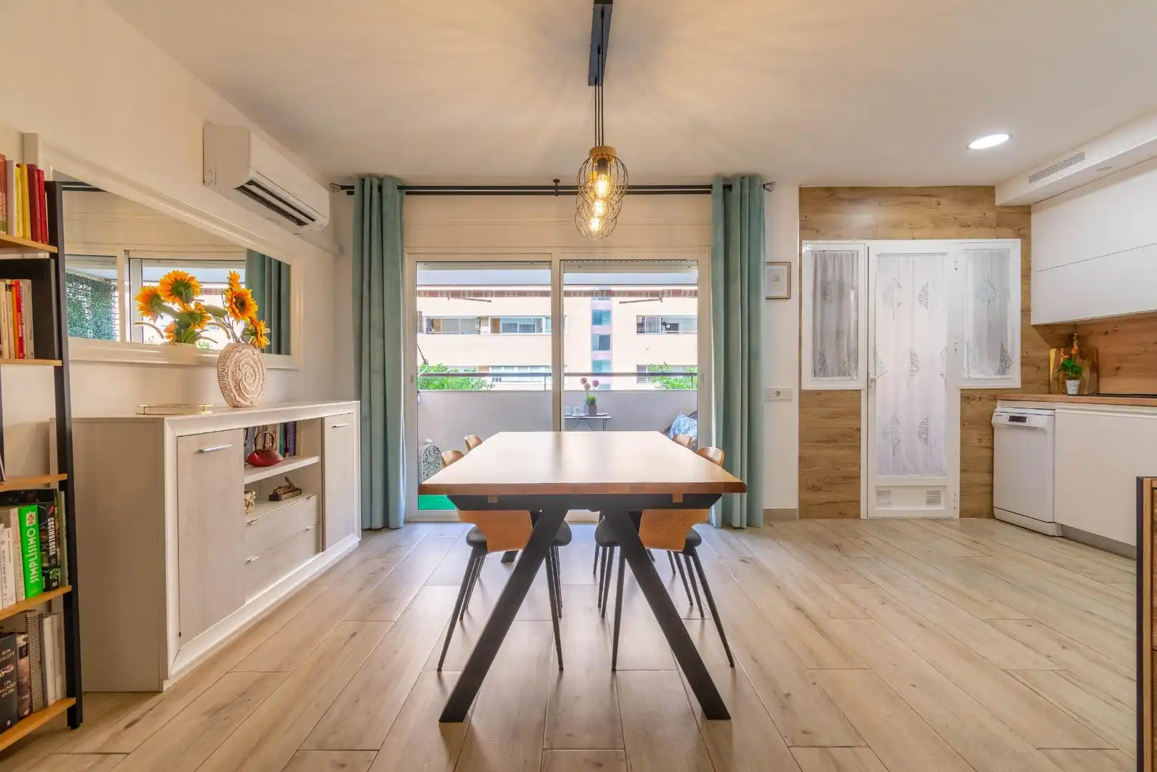 Comedor de Piso en venta en Almería con Aire acondicionado y Terraza