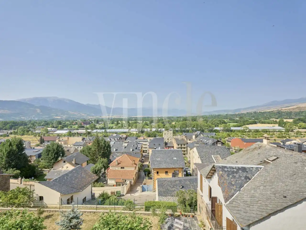 Vista exterior de Apartament en venda en Puigcerdà amb Calefacció, Parquet i Terrassa