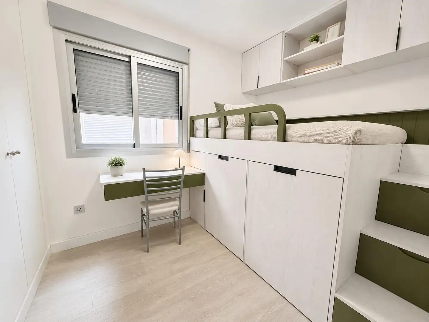 Habitación de Ático en venta en Molina de Segura con Aire acondicionado y Terraza