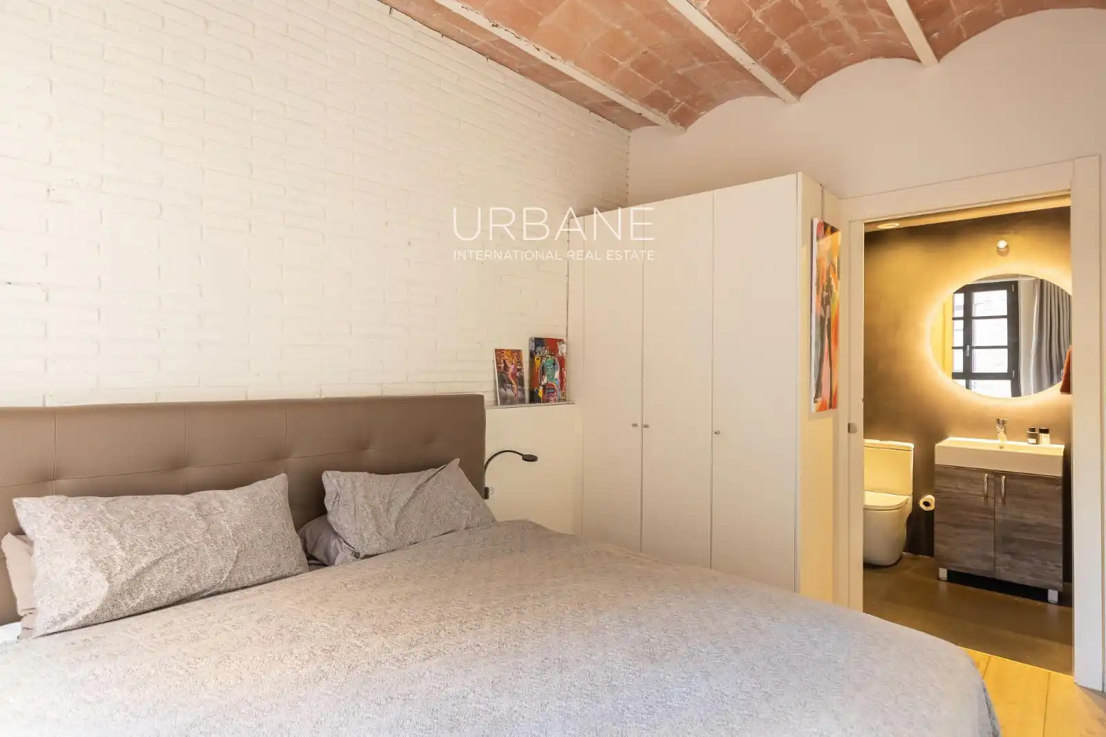 Schlafzimmer von Wohnung zum Verkauf in Barcelona mit Klimaanlage, Heizung und Terrasse