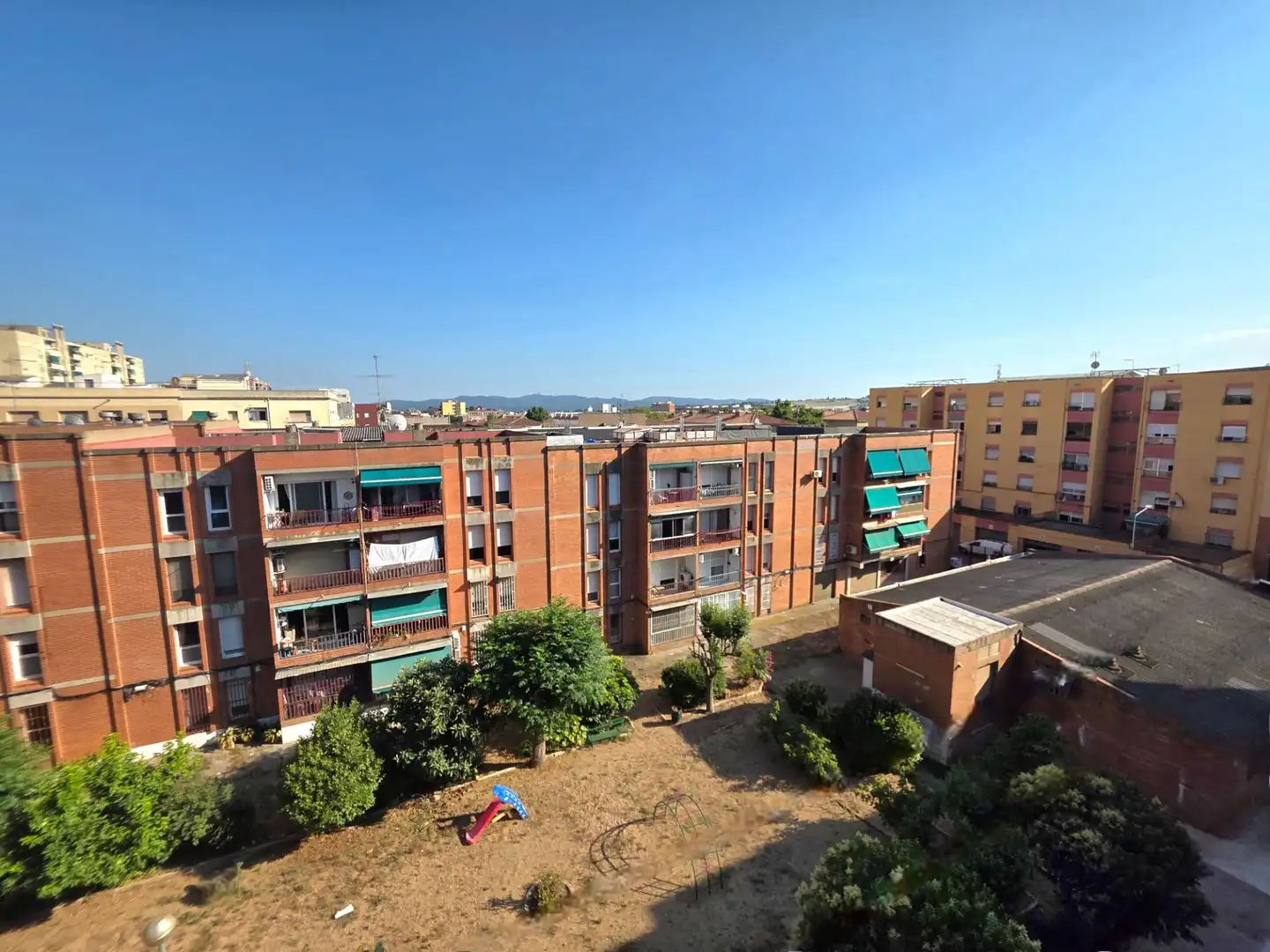 Vista exterior de Pis en venda en Sabadell amb Aire condicionat, Calefacció i Parquet