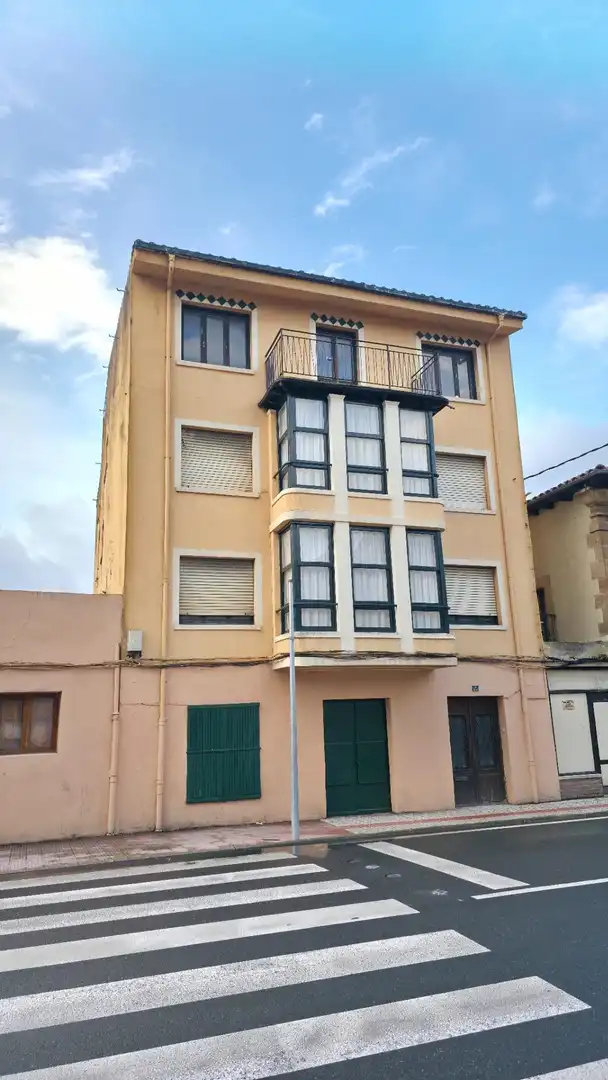 Vista exterior de Casa o chalet en venta en Colindres