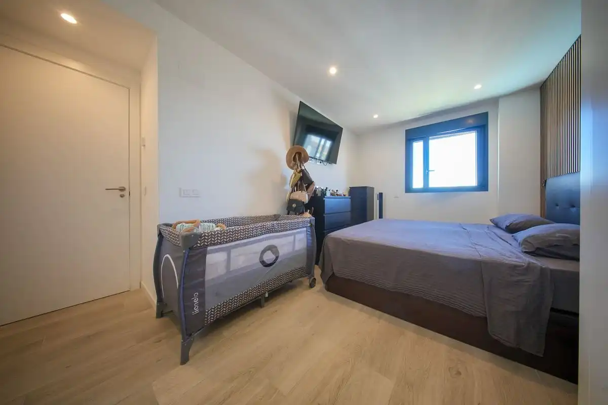 Habitación de Ático en venta en Alcalá de Henares con Aire acondicionado, Calefacción y Jardín privado