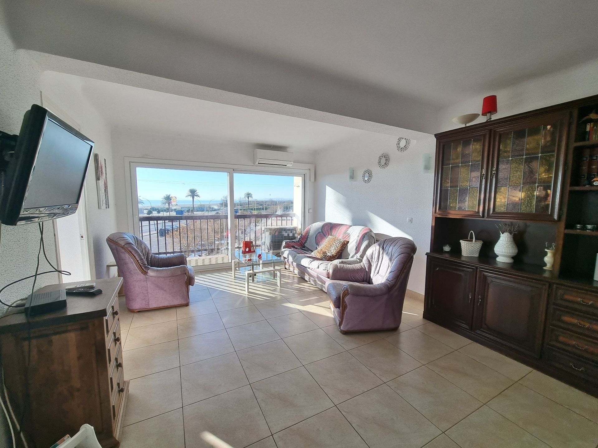 Sala d'estar de Apartament en venda en Empuriabrava amb Aire condicionat i Terrassa