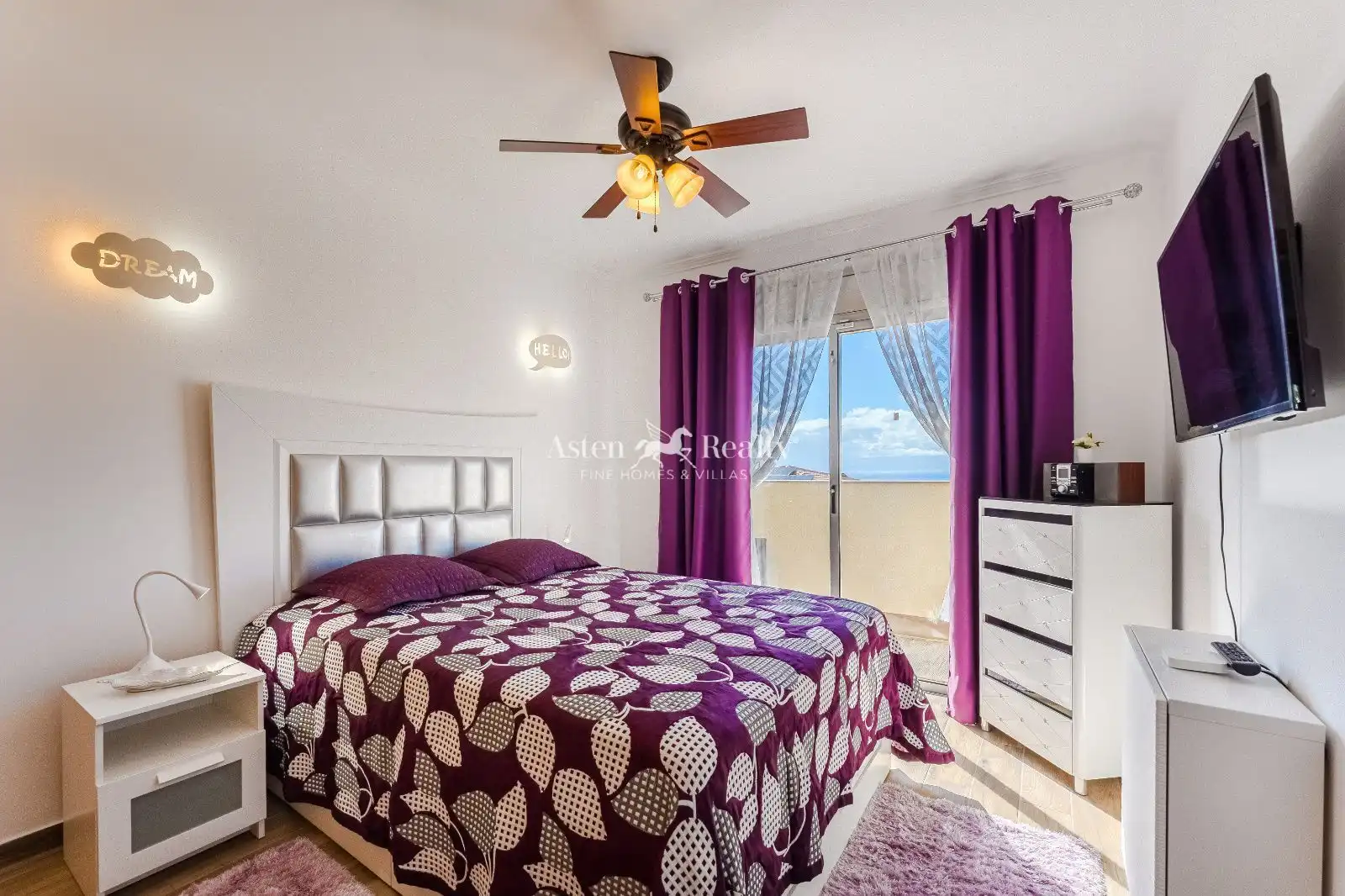 Schlafzimmer von Einfamilien-Reihenhaus zum Verkauf in Santiago del Teide mit Privatgarten, Terrasse und Abstellraum
