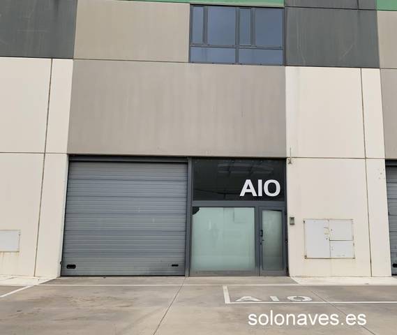 Nave industrial en Alquiler en Cartuja Baja