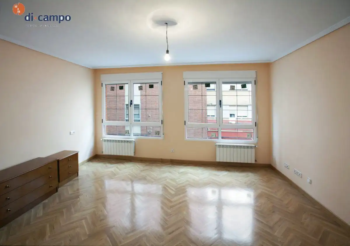 Bedroom of Houses for sale in Valladolid  with Air Conditioner, Heating and Terrace