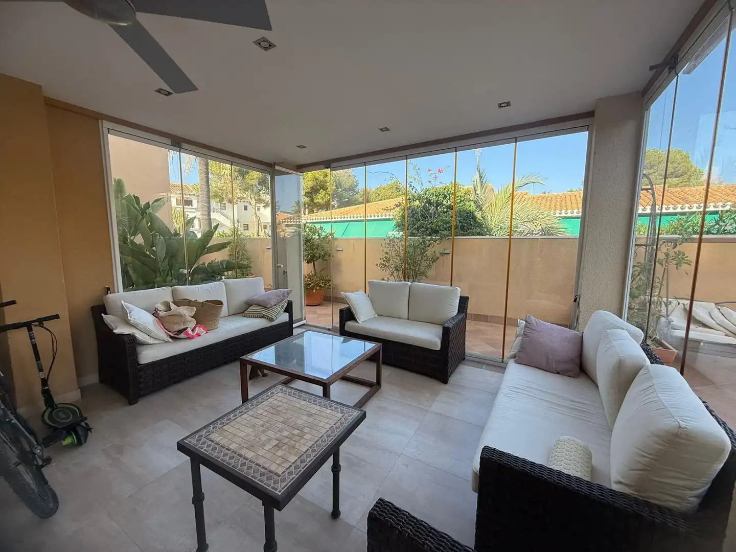 Terrassa de Finca rústica en venda en Orihuela amb Jardí privat, Piscina i Piscina comunitària