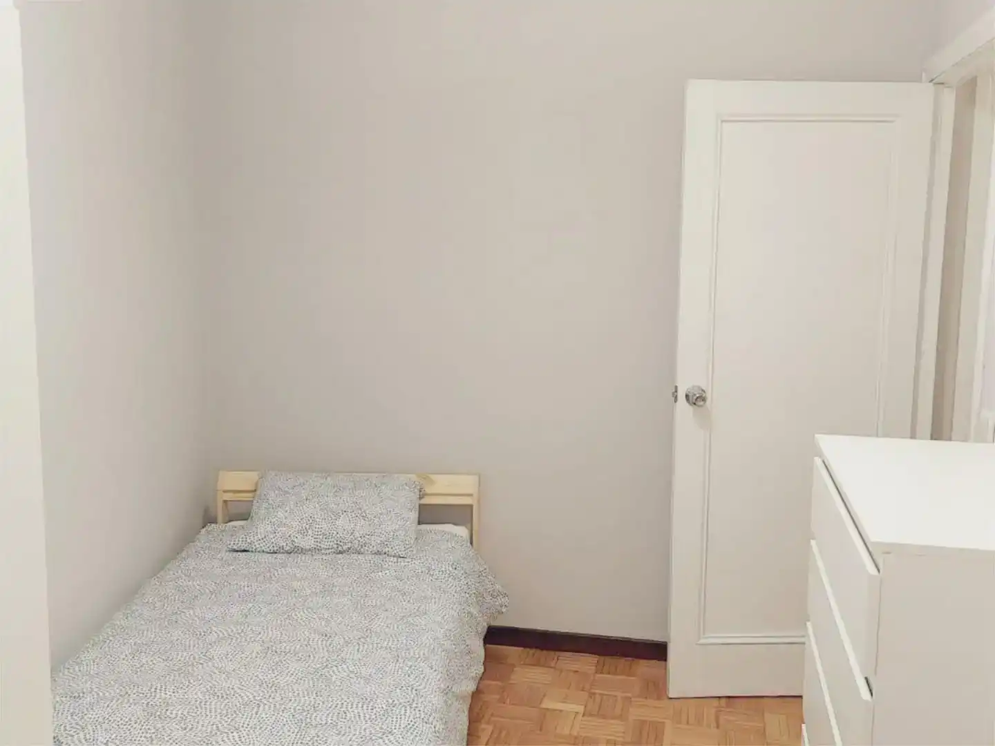 Bedroom of Flat for sale in Vigo 