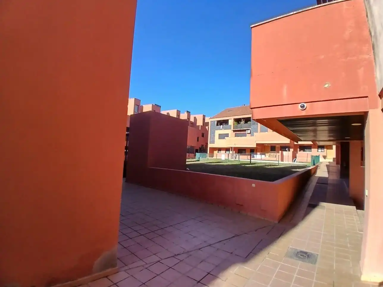 Vista exterior de Àtic en venda en Guillena amb Aire condicionat, Terrassa i Moblat