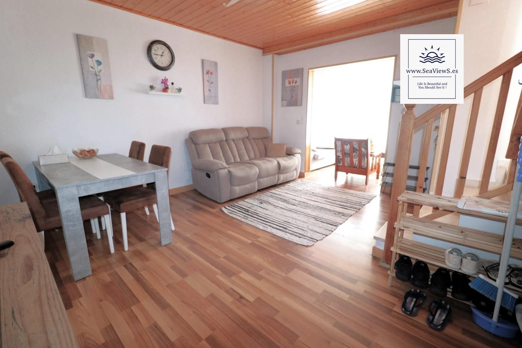 Sala d'estar de Àtic en venda en Torrevieja amb Terrassa i Balcó