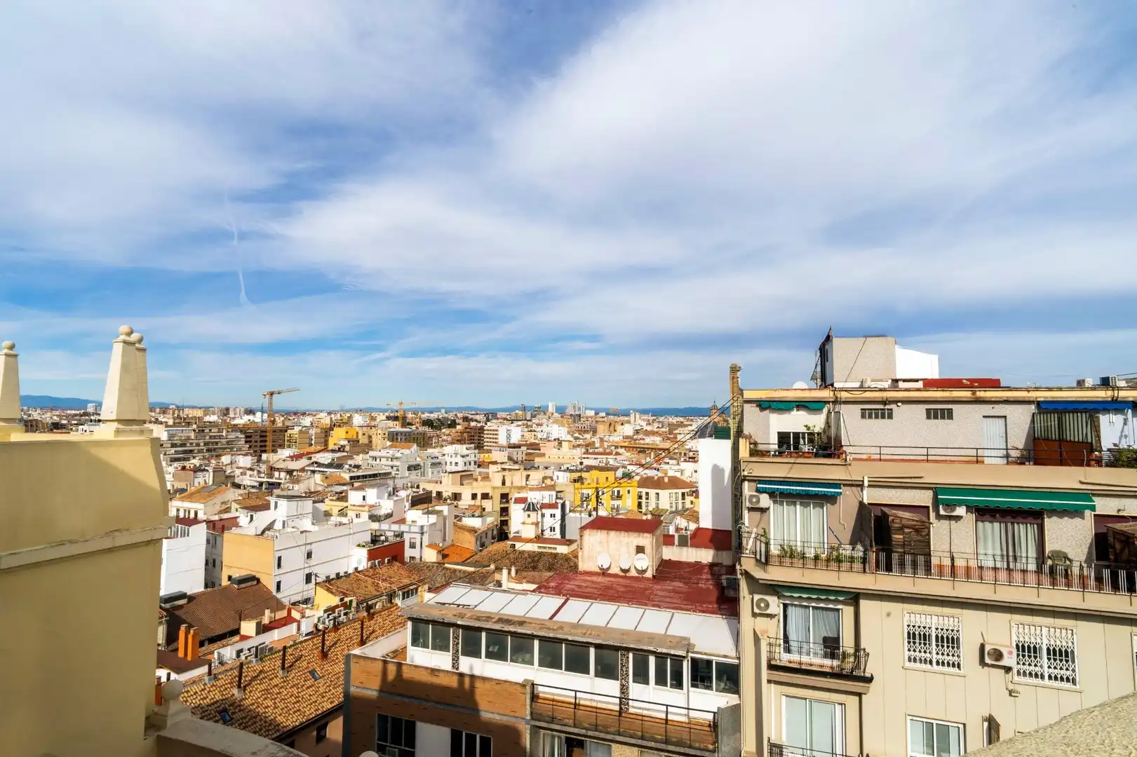 Exterior view of Attic for rent in Valencia  with Air Conditioner, Heating and Terrace