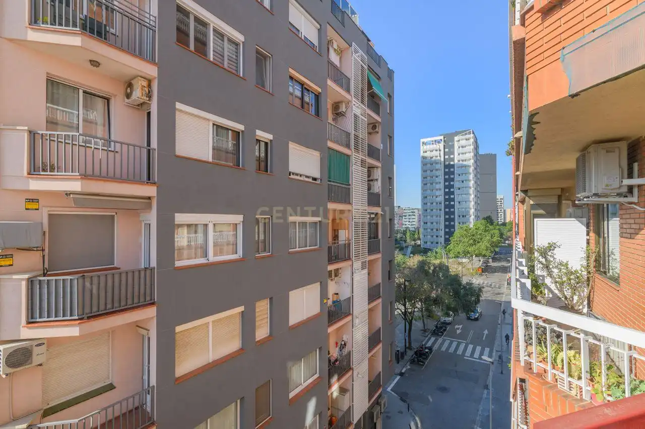 Außenansicht von Wohnungen zum Verkauf in L'Hospitalet de Llobregat