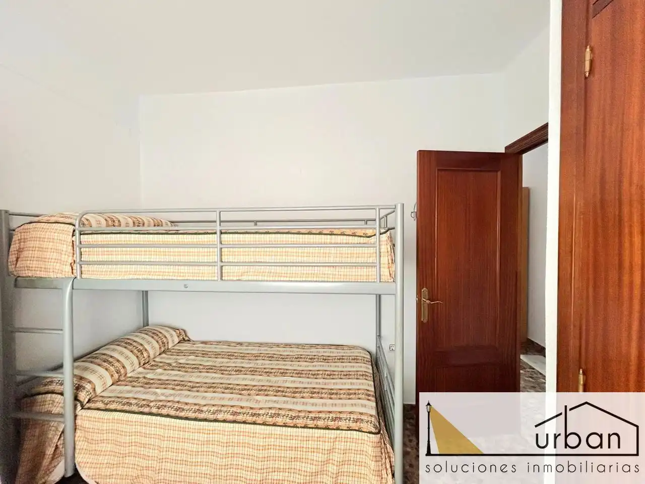 Schlafzimmer von Haus oder Chalet zum Verkauf in Chipiona mit Klimaanlage, Privatgarten und Terrasse