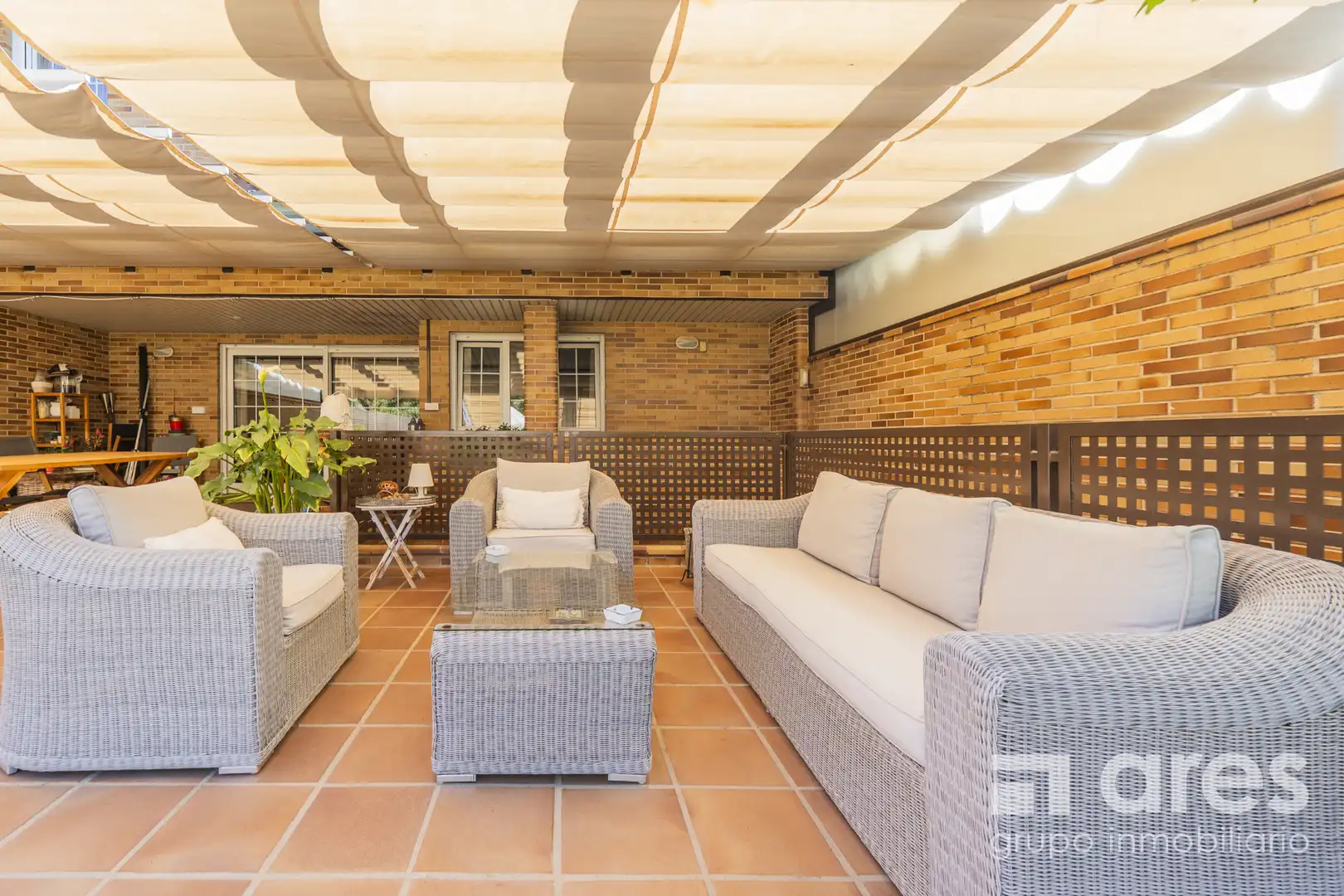 Terrassa de Casa o xalet en venda en Las Rozas de Madrid amb Aire condicionat, Calefacció i Jardí privat