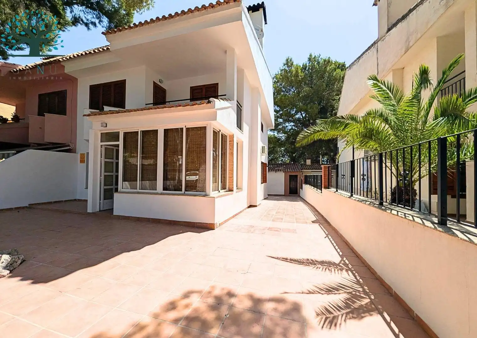 Außenansicht von Maisonette zum Verkauf in Totana mit Klimaanlage, Privatgarten und Terrasse