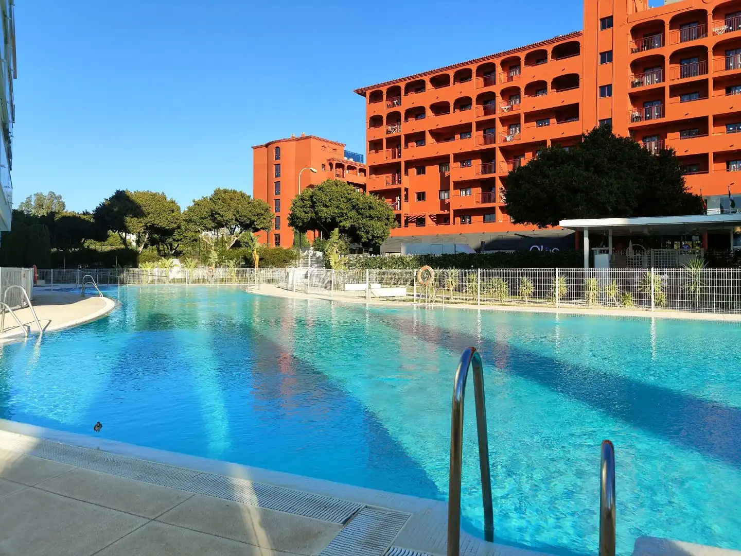 Piscina de Ático en venta en Fuengirola con Aire acondicionado y Terraza