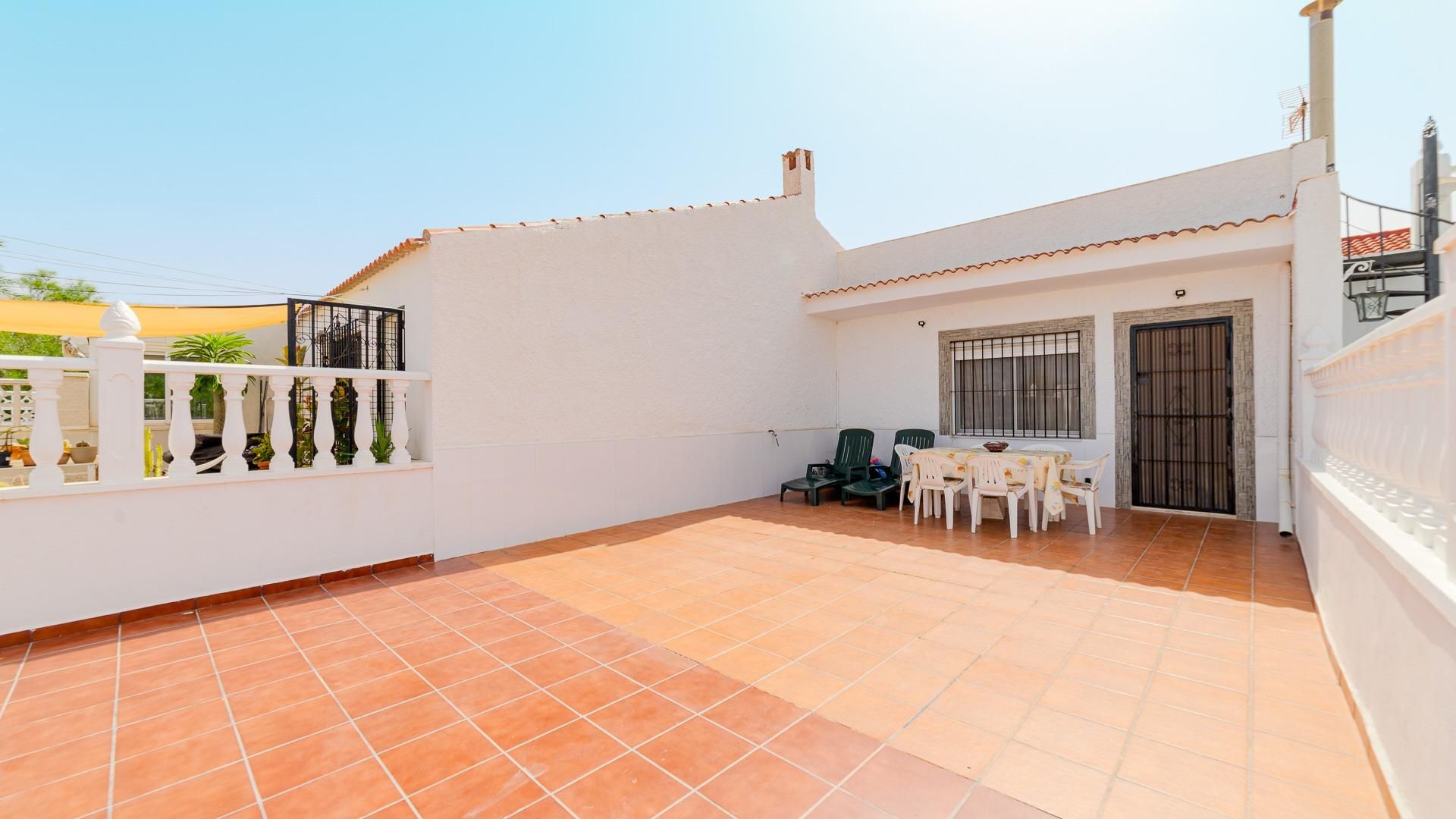 Terrace of House or chalet for sale in Torrevieja  with Private garden