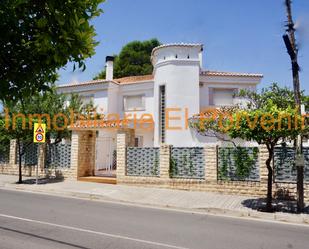 Vista exterior de Casa o xalet de lloguer en Torrent amb Terrassa i Balcó