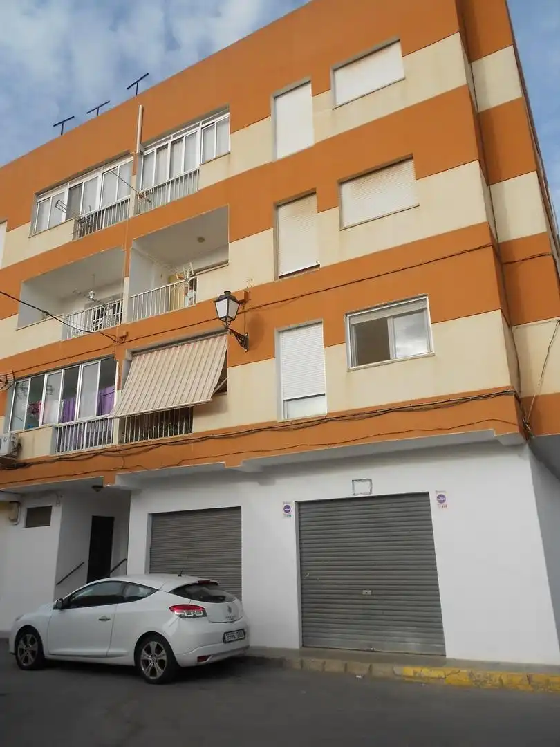 Flat with terrace for sale in Calle SUBIRANS