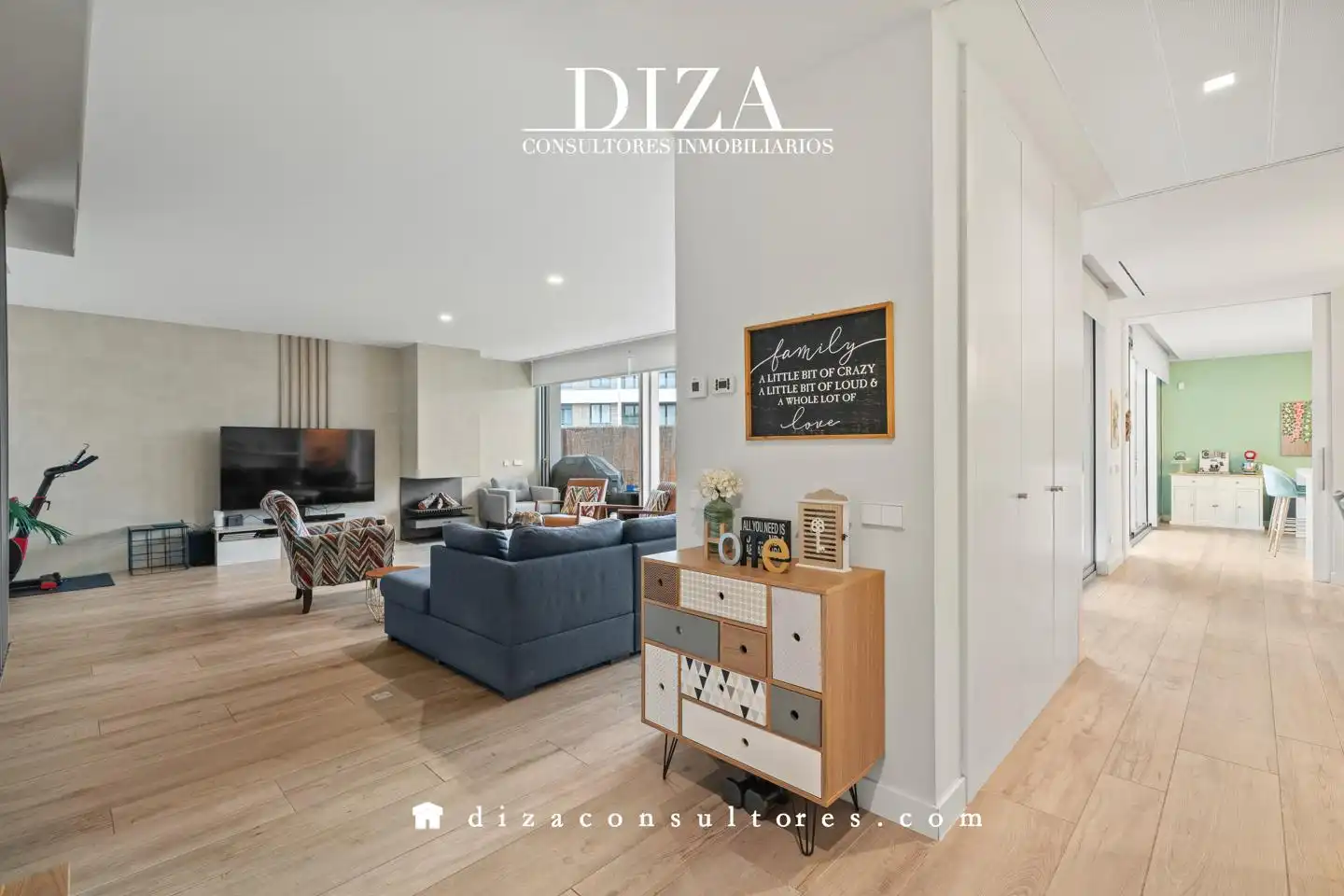 Sala de estar de Casa o chalet en venta en La Moraleja con Aire acondicionado, Calefacción y Jardín privado