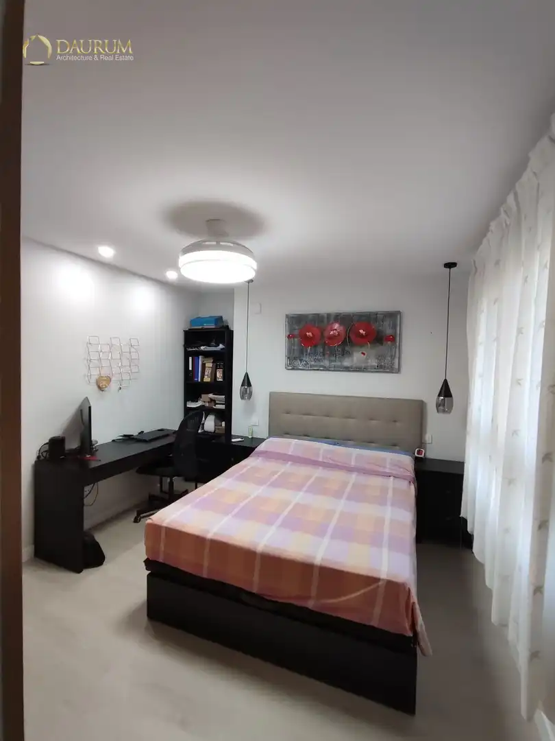 Habitación de Dúplex en venta en Alcorcón con Aire acondicionado, Calefacción y Jardín privado