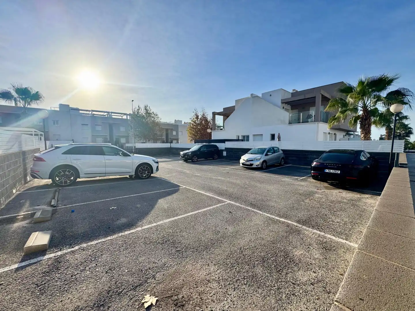 Parking de Casa adosada en venta en Torrevieja con Jardín privado, Terraza y Balcón