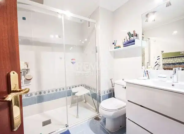Baño de Piso en venta en Vigo  con Calefacción, Parquet y Trastero