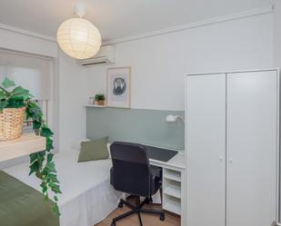 Dormitori de Apartament per a compartir en  Valencia Capital amb Moblat, Rentadora i Microones