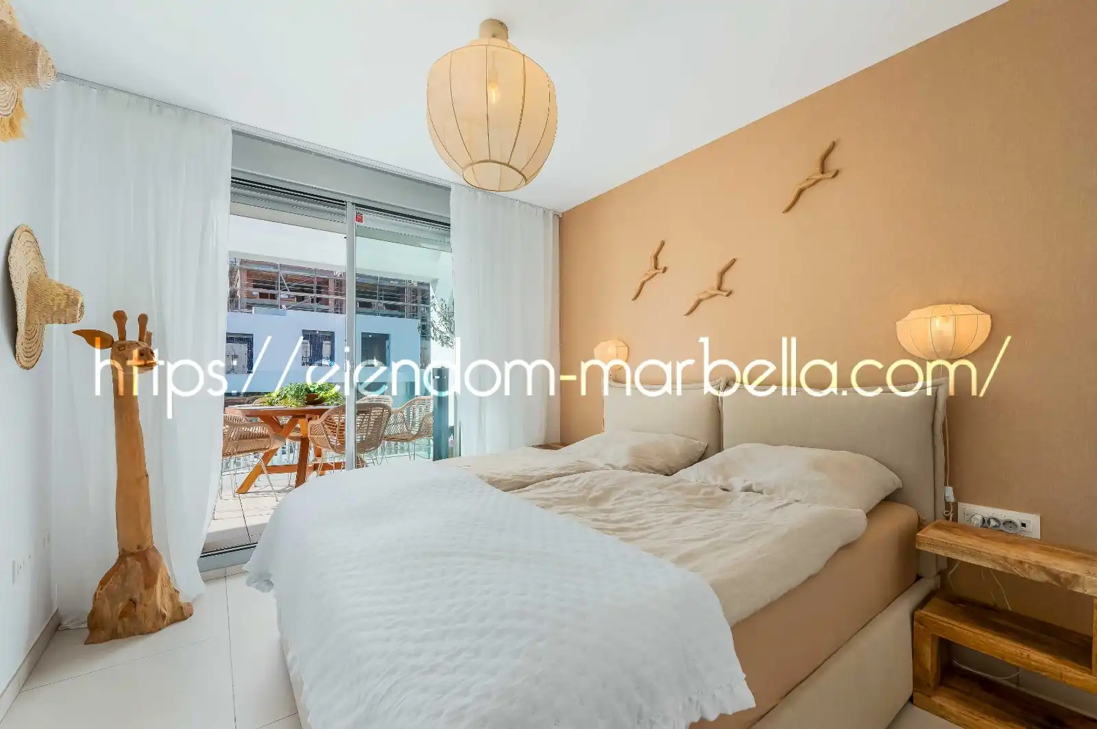 Habitación de Apartamento en venta en Marbella con Aire acondicionado, Terraza y Amueblado