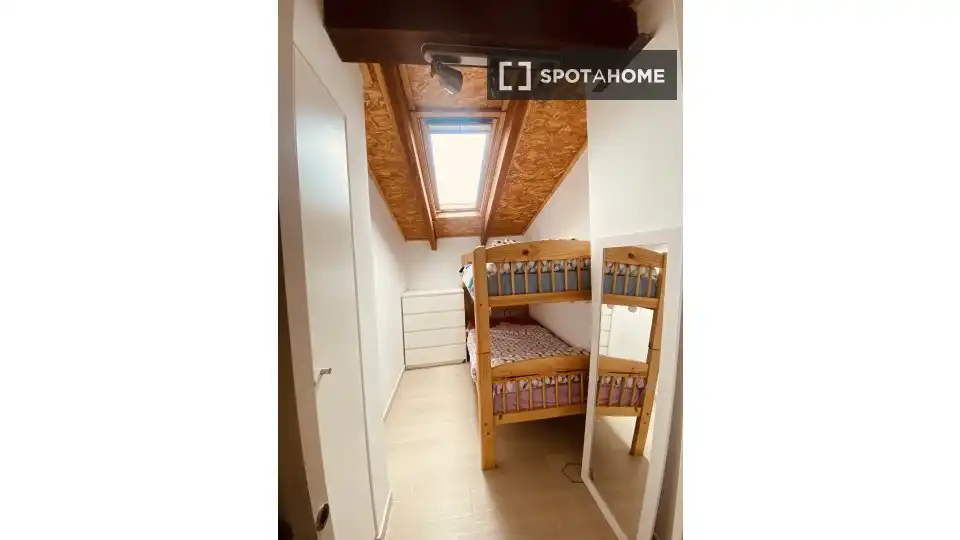 Bedroom of Flat for rent in Valencia  with Air Conditioner, Heating and Furnished