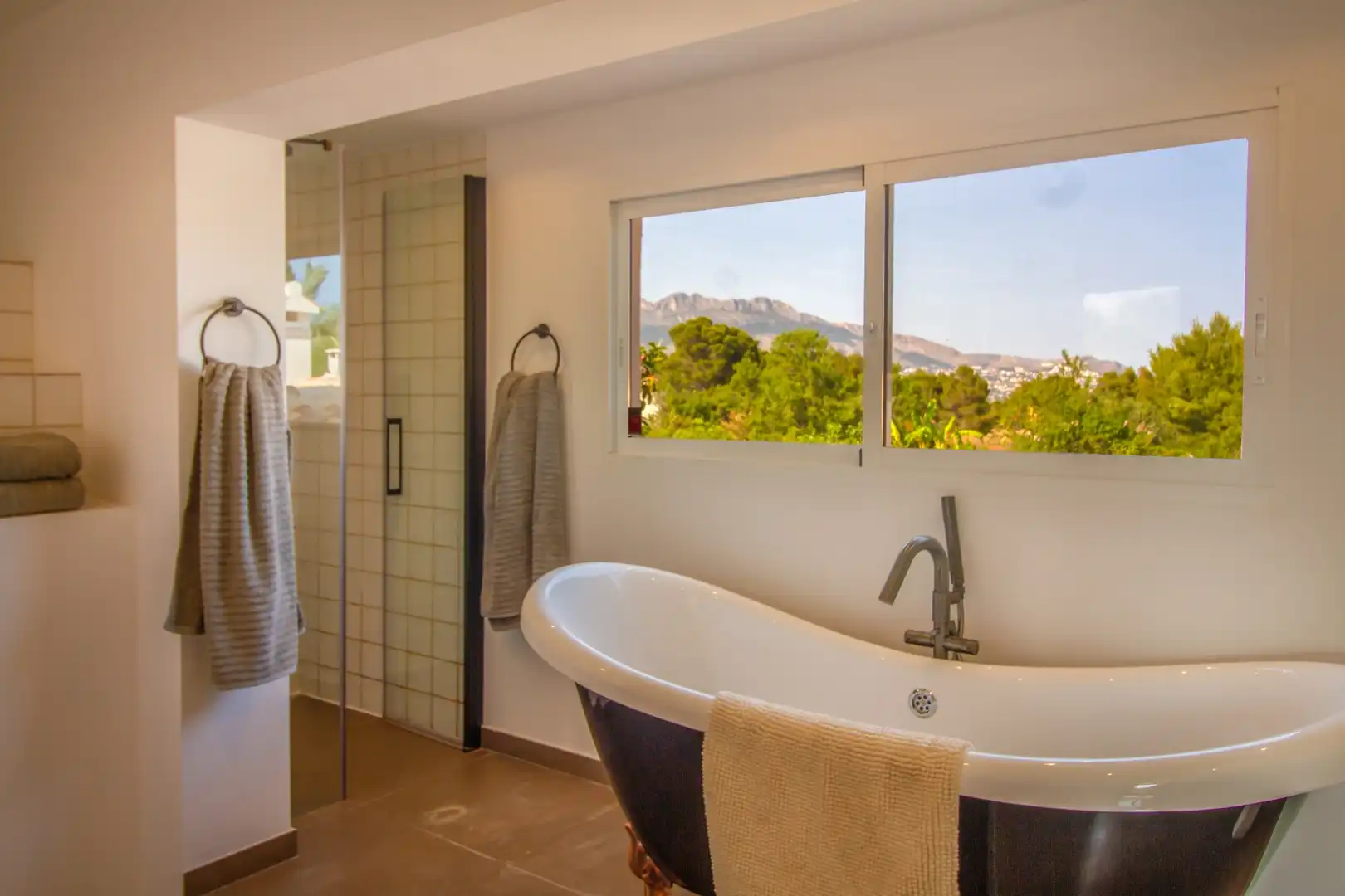 Bathroom of Houses for sale in L'Alfàs del Pi  with Swimming Pool