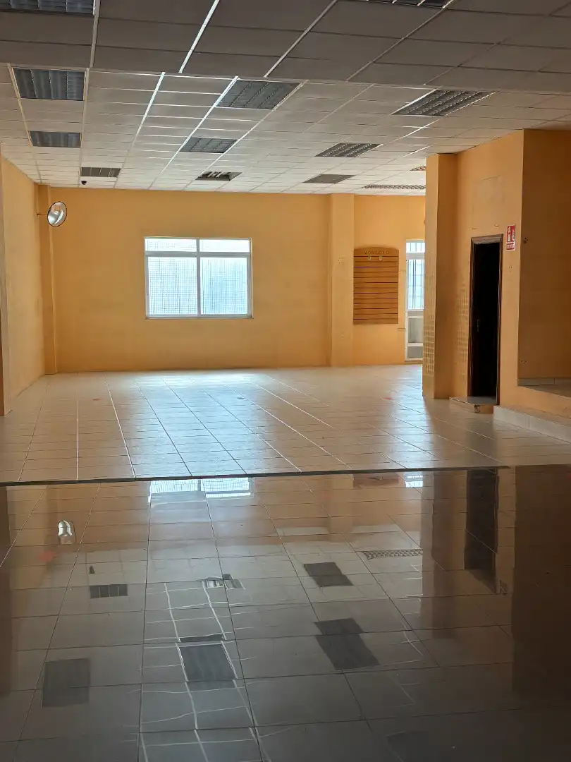 Local commercial à louer à Avenida Vilaboa 92, imagen 6