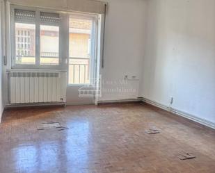 Living room of Flat for sale in Salamanca Capital  with Heating and Balcony