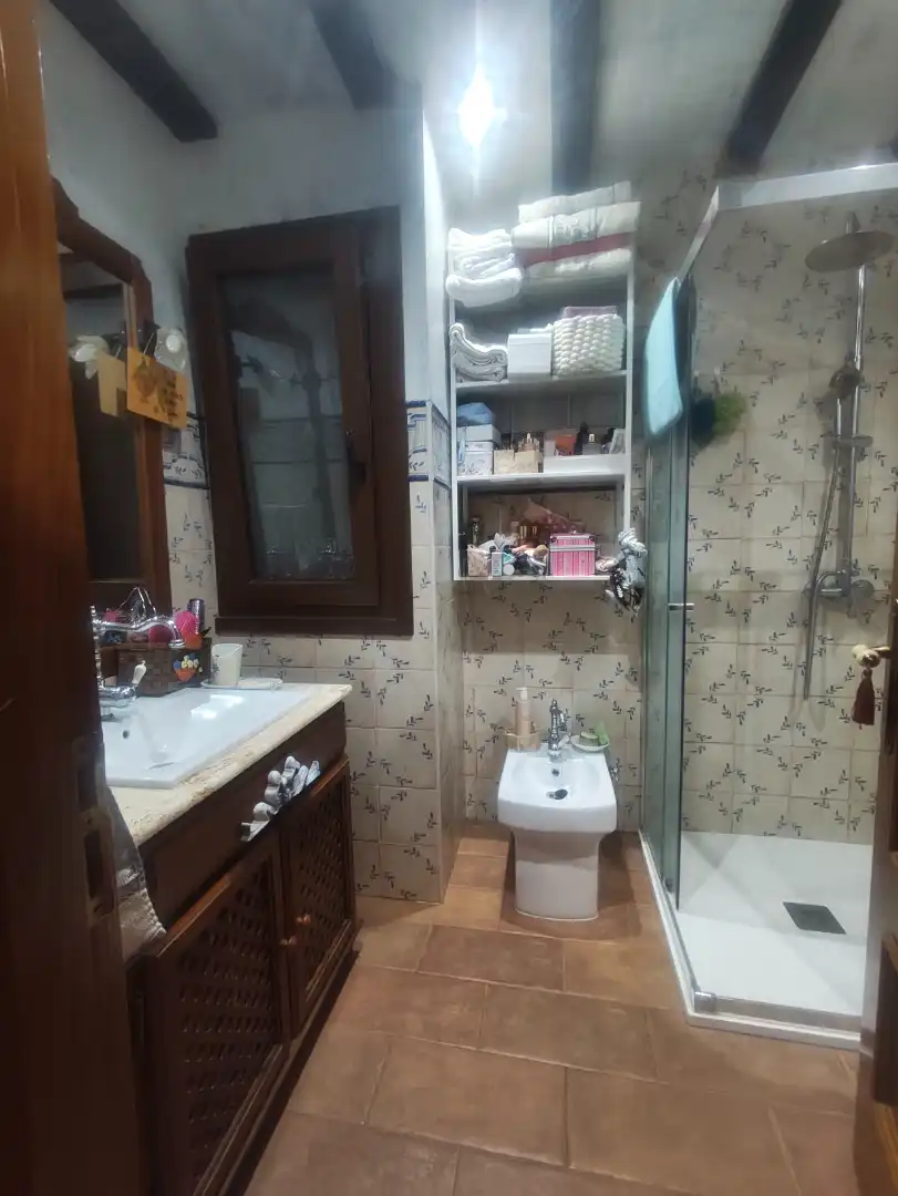 Baño de Piso en venta en Fuensalida con Aire acondicionado, Calefacción y Terraza