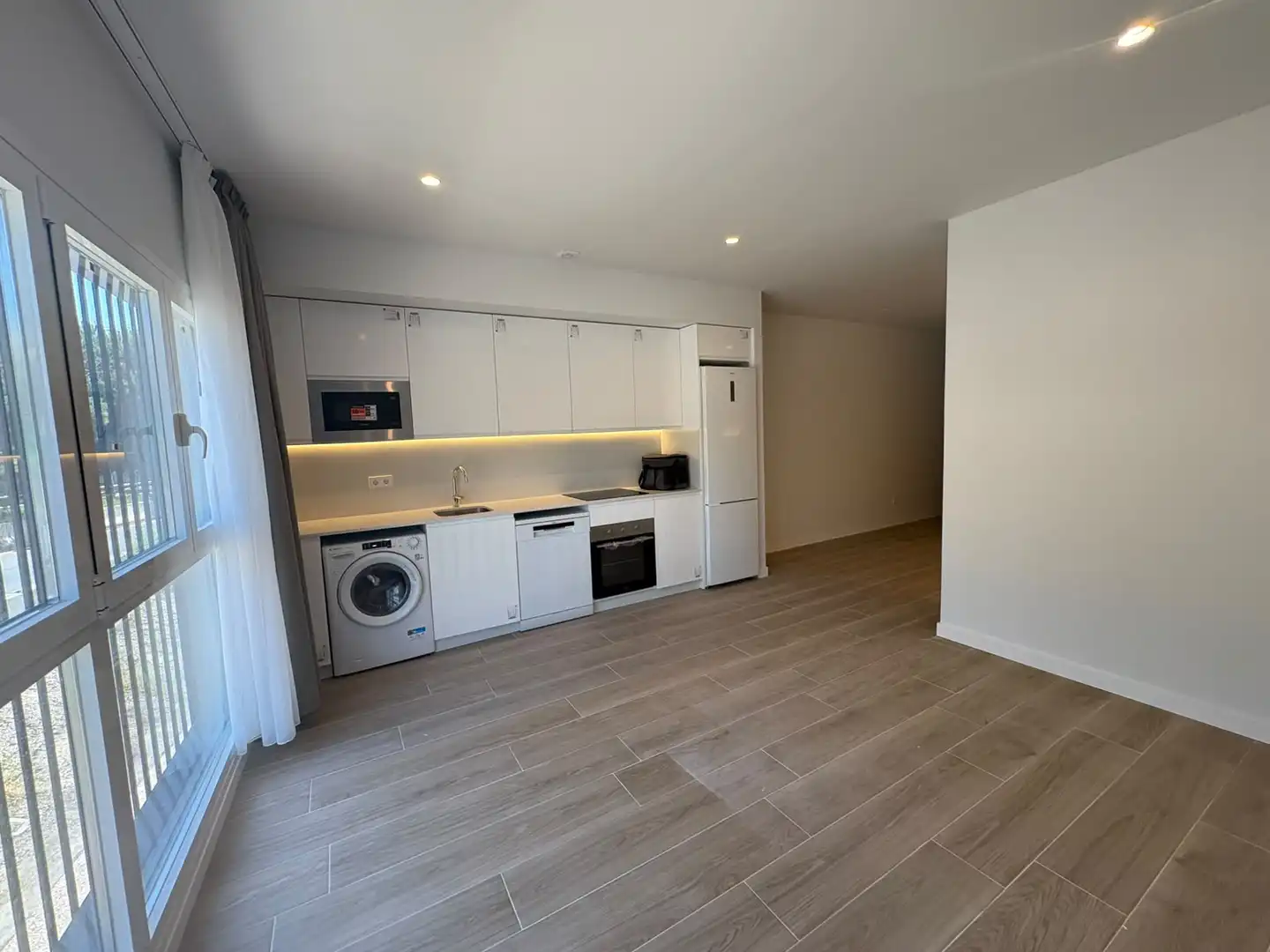 Cocina de Piso de alquiler en Madrid con Aire acondicionado, Calefacción y Balcón