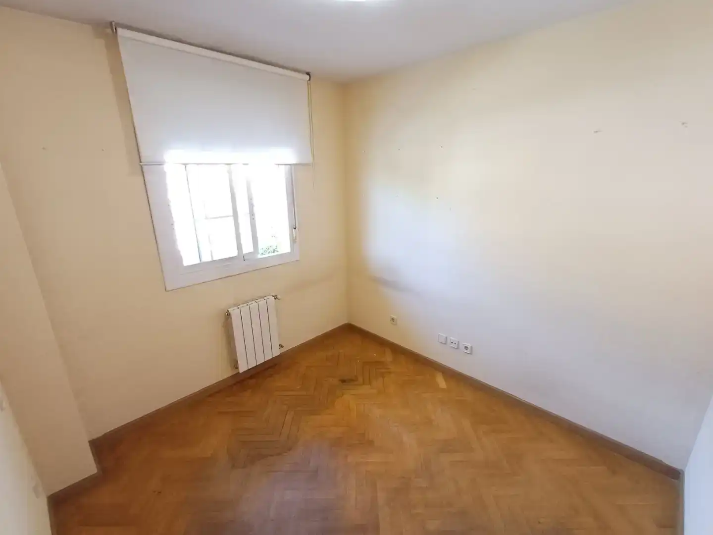 Habitación de Casa o chalet en venta en Alcalá de Henares con Piscina y Balcón
