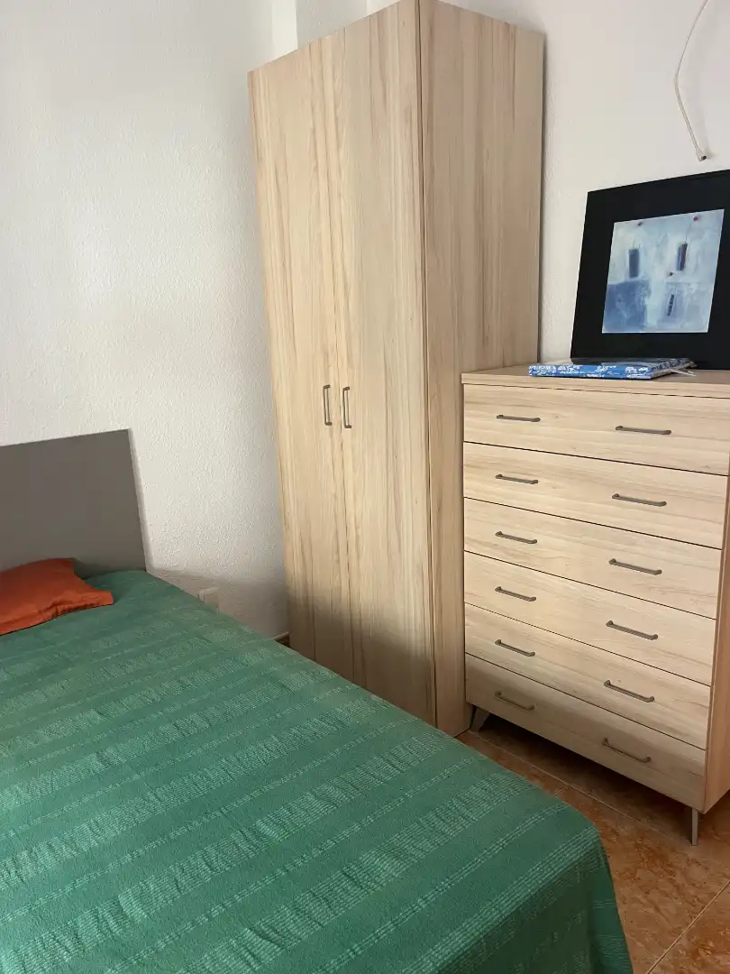Habitación de Piso de alquiler en Málaga con Aire acondicionado y Amueblado