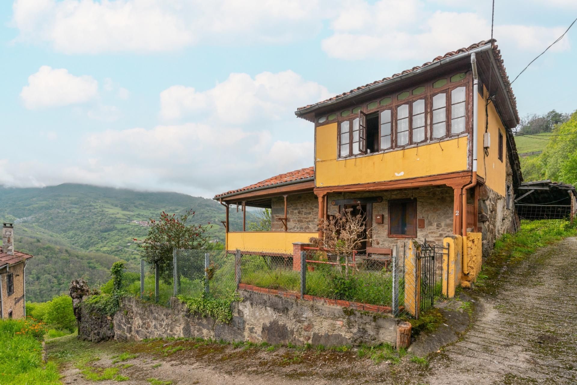 Exterior view of House or chalet for sale in Lena  with Private garden