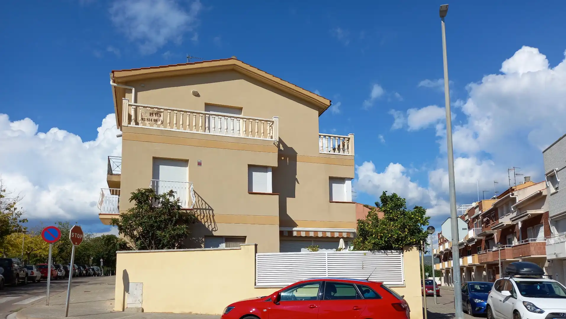 Vista exterior de Casa o xalet en venda en Vilanova i la Geltrú amb Aire condicionat, Calefacció i Jardí privat