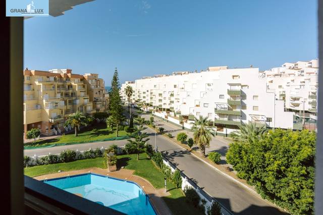 Ático en Venta en Avenida de Andalucía en Salobreña Costa