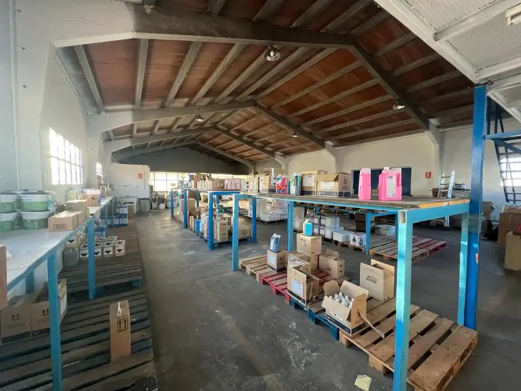 Nave industrial en venta en Nava de la Asunción